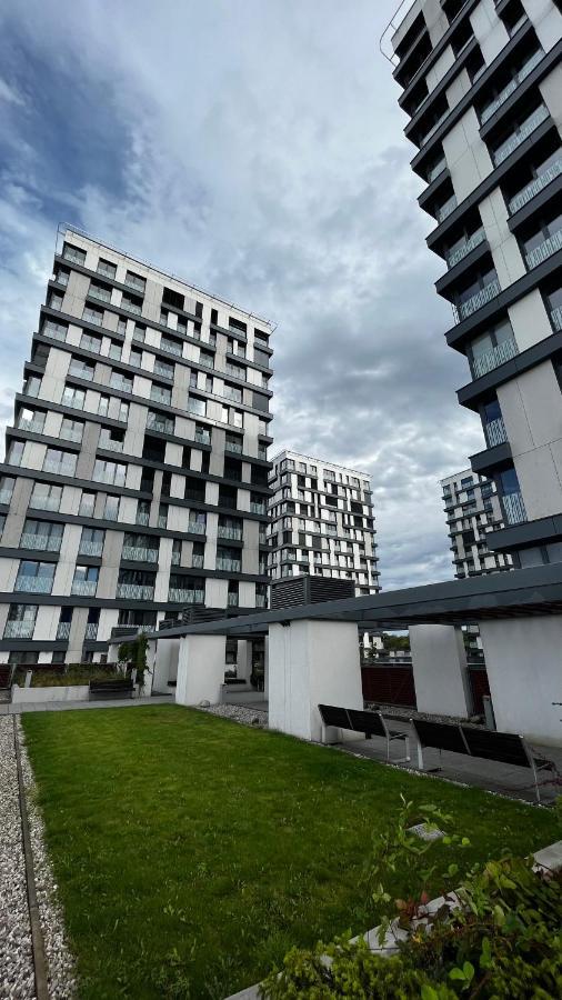 Garden Tower S Balkonem, Garaz * Praga